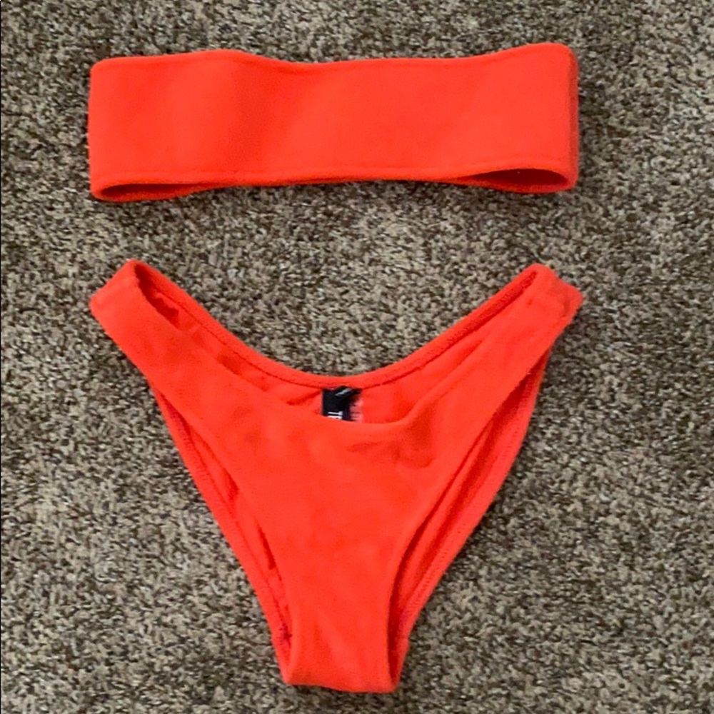 Triangl twinnie strapless set